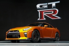 日産、「GT-R」2017年モデル世界初公開！ 最高出力565HP