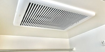 風呂場の窓を開けっぱなしにし、換気扇を回し続ける嫁。何度説明しても自分の考えが正しいと主張する嫁。