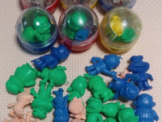 ガシャポン版 おそ松くん おそ松くんワールド リレーコレクションシール付 消しゴム ジグソーパズル TOMY トミー