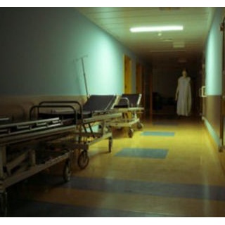 『俺「幽霊なんていない」バカ「なら廃病院で1日過ごしてみろよwww」 	』の画像