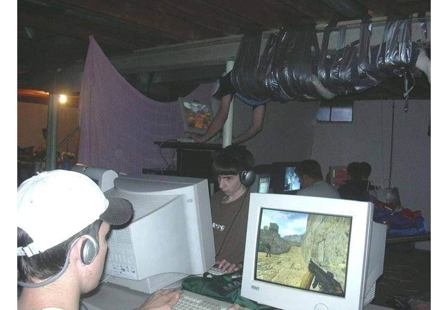 【画像】昔のPCゲーｗｗｗｗｗｗｗ
