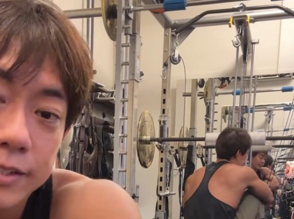 ショートスリーパー堀大輔さん、生配信で「寝たほうがいんじゃないですか？」というコメントにブチギレ！ガチで怖すぎると話題に・・・