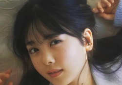 【画像】このあやめの写真ってカメラマンはどういうポジショニングで撮ってるんや？