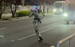 ロボットマラソン大会にて、ロボット君が突如息絶える→その光景が“ヒト”すぎるんだが・・・