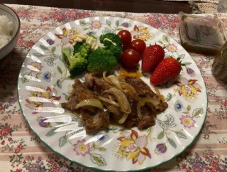 夕食は豚肉生姜焼き　気がついたらもう一日が済んだがの日（救急車に乗った日）
