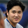 【MLB】32歳・大谷翔平に「異変」　左膝炎症に続き、首にも違和感を抱えていることが判明…　今季の二刀流復帰は不透明