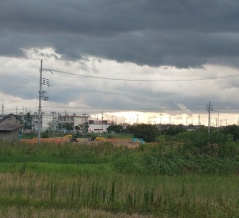枚方市茄子作南町（第二京阪沿い）の風景