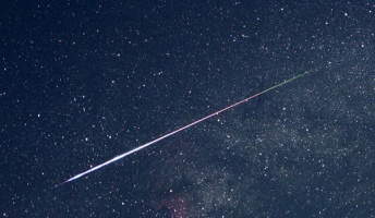 もはや神の領域!?流れ星を人工的に作り出す計画が始まる。