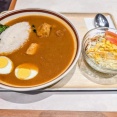 専門店「モンスナック（新宿）」で元祖サラサラの「ポークカレー」（カレーは飲み物です）