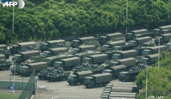 【悲報】香港から10km地点の深センに戦車が集結、天安門事件の再来くる?