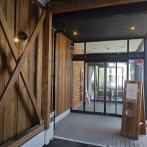 金属加工の町！燕市の工業地域内に社員食堂をリノベーションしたお洒落で景色の良いレストラン!?VINTAGE HALLで景色観ながらスパイスカレー！