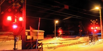 嫁と心霊スポット巡りに出かけている時、深夜に何も変わったことのない郊外を走っていたら、突然…