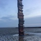 コカインからお金まで！？海で見つけた34個の"変なもの"