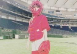 【画像】キャッチャー姿の与田祐希さん、ガチで可愛いwwwwwww