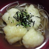 『すりながし山芋団子のお蕎麦』の画像