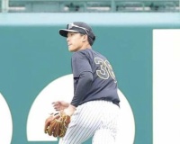 ディベイニー、正遊撃手か　小幡が外野練習を始める