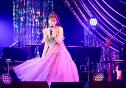金を取るカラオケ専門機こと生田絵梨花さん、他人の歌を歌いまくる公演が終了