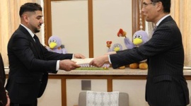 【朗報】難民申請6回のクルド人・マヒルジャン、トルコへ強制送還「アベマに出演しすぎた」…搭乗する際に大声を出して抵抗するも、最後はあきらめて泣くｗｗｗｗｗ