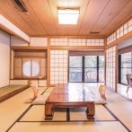 X民、とある旅館に嘆く「プロが選ぶ旅館ランキング1位の旅館に泊まった。部屋に水がなく、水がほしいと依頼したら…がっかり旅館ランキング1位を更新」