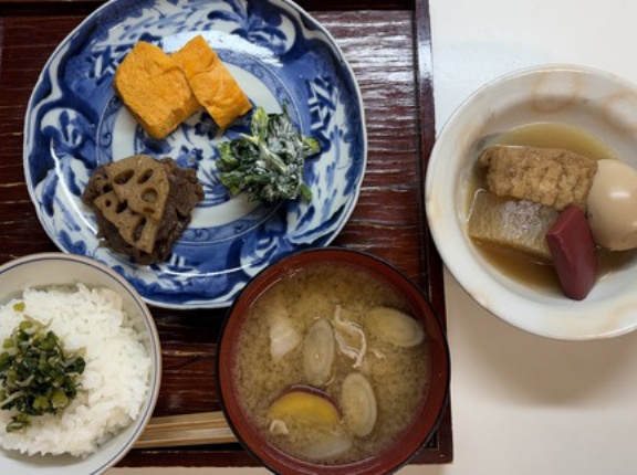 お昼ご飯でお腹いっぱい