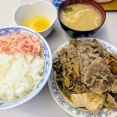 秋葉原の「牛丼専門サンボ」で「牛皿フルセット」（新価格です）