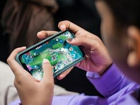 ゲーマーでやたら無課金強調する奴何なの？