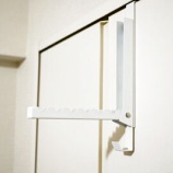 『【tower】使わない時はたためてスッキリ！ドアハンガー』の画像