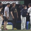 日ハム栗山監督や近藤ら横浜高校組が最後に松坂と握手　木村も加わり胴上げも