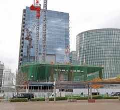 高さ約180mオフィスビル「みなとみらい21中央地区52街区開発事業計画」の建設状況！光優による世界発のゲームアートミュージアムも併設（2025.12.6）