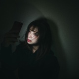 【驚愕】陰キャ女子、勤務中にBeRealしてる同僚をチクってクビにさせるｗｗｗｗｗｗｗ