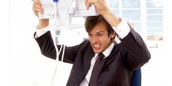 彼氏は普段は本当に優しくて思いやりがあるけど、自分の思い通りのいかないと手当たり次第ものを投げて色んなものを壊す…