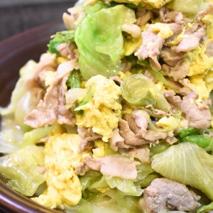 たっぷり使って♪レタスと豚肉の卵炒め