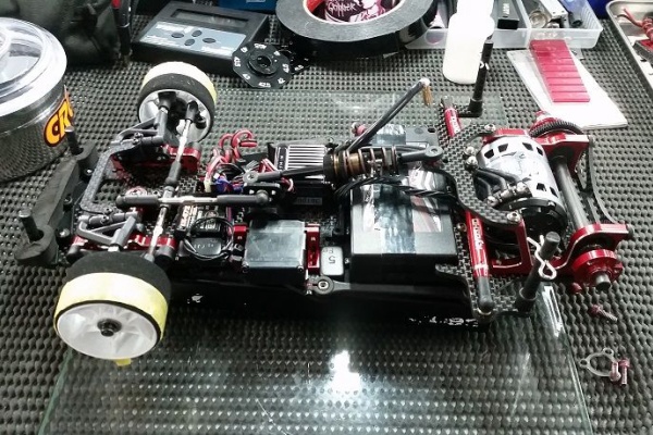 Uecky Racing - KYOSHO PLAZMA Ra2.0