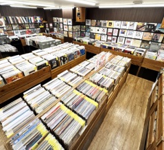 【店舗紹介】ディスクユニオン最大規模のレコード専門フロア「新宿ロックレコードストア」をご紹介！
