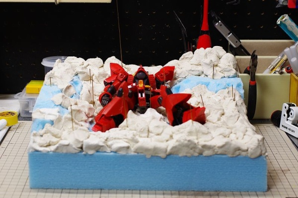 続・七式ガンプラ部 - HG サザビー（ジオラマ）