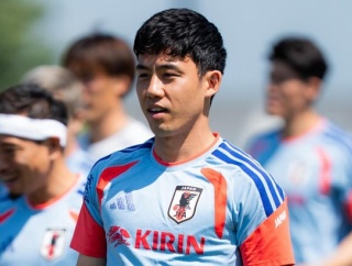 【悲報】主将・遠藤航が離脱しても鎌田・佐野がいるから問題ないよね？