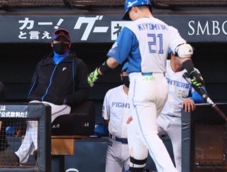 日本ハムが痛恨完封負け　プロ初中４日で７回２失点の伊藤を見殺し　七回まさかの３者連続三振にベンチで呆然