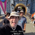 3人のYouTuber「閉園後のディズニーランドに何日隠れて住めるか挑戦してみるわ！留置所行きかもなｗ」→ まさかの結末に・・・