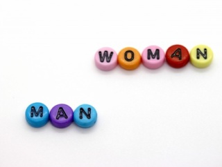 【変態毎日新聞殿】「男女二元論」でとかいうなら「女子枠」とかいう「男女二元論」も批判お願いします。