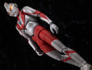 S.H.フィギュアーツ にせウルトラマン レビュー