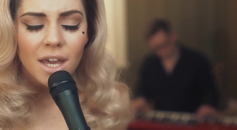 女性ヴォーカル 哀愁 ベスト100 哀愁感じる名曲 おすすめ女性アーティスト 女性シンガー 女性ヴォーカル