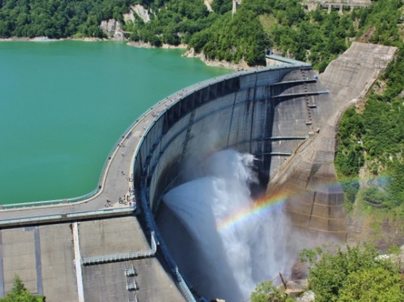 大人気YouTuber『東海オンエア』が富山で絶景に感動？！『しばゆー』『虫眼鏡』ペアが『旅行の旅』で富山へ！