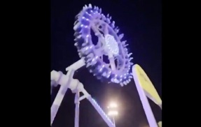 【衝撃映像】サウジアラビアの遊園地で絶叫系アトラクションが突然崩壊…乗客が地面に叩きつけられる