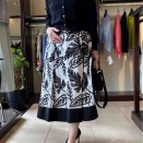 シックに華やぐ。大人のためのモノトーンエレガンス