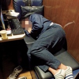 『【悲報】年収200万円以下のワーキングプアが増えている！働いても生活が豊かにならず、まさに人生お先真っ暗・・・』の画像