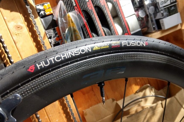 HUTCHINSON FUSION 5 GALACTIK 11STORM TLR : えふえふぶろぐ