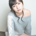 【画像】女性アイドルさん、巨乳に挟まれてしまうｗｗｗ