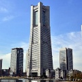 神奈川県横浜市に超高層ビルでは当時日本一の高さとなる横浜ランドマークタワーが開業する