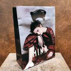 期間限定のショッピングバッグ