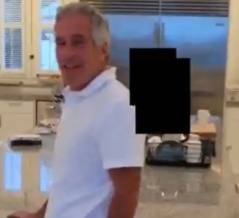 エプスタインが少女を追いかけ回してる映像が流出か！？　海外の反応。